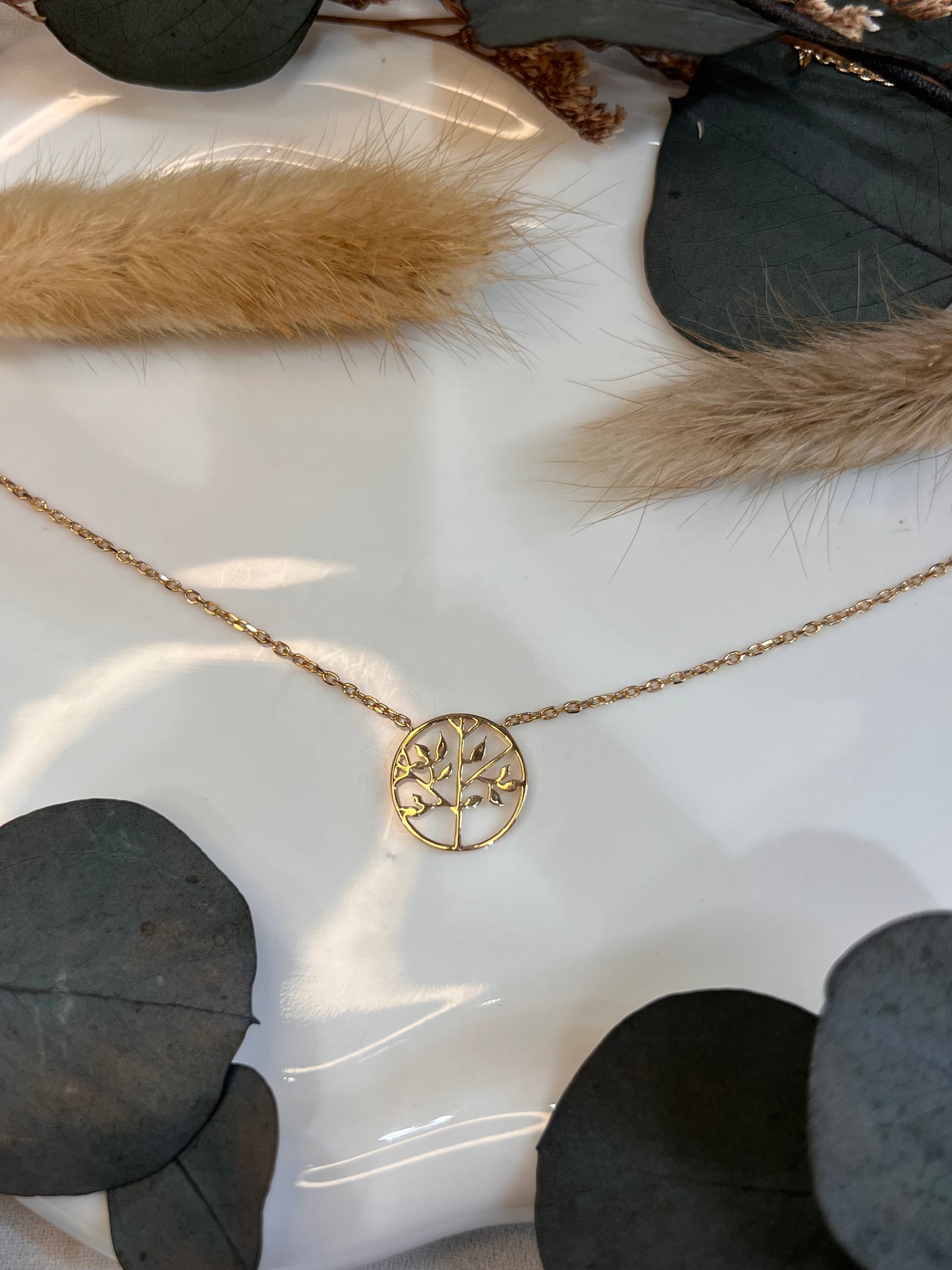 COLLIER LYA