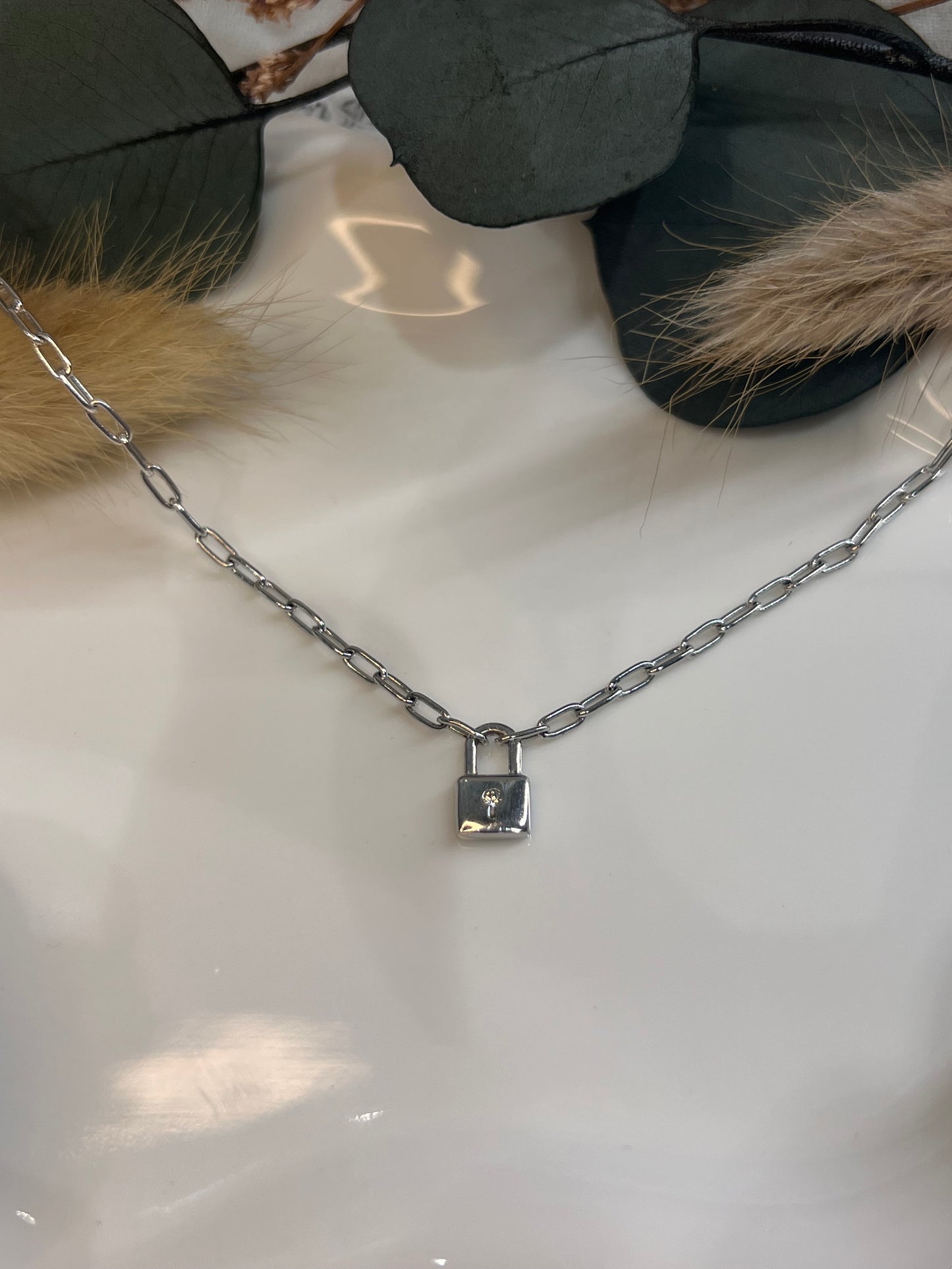 COLLIER JESSY