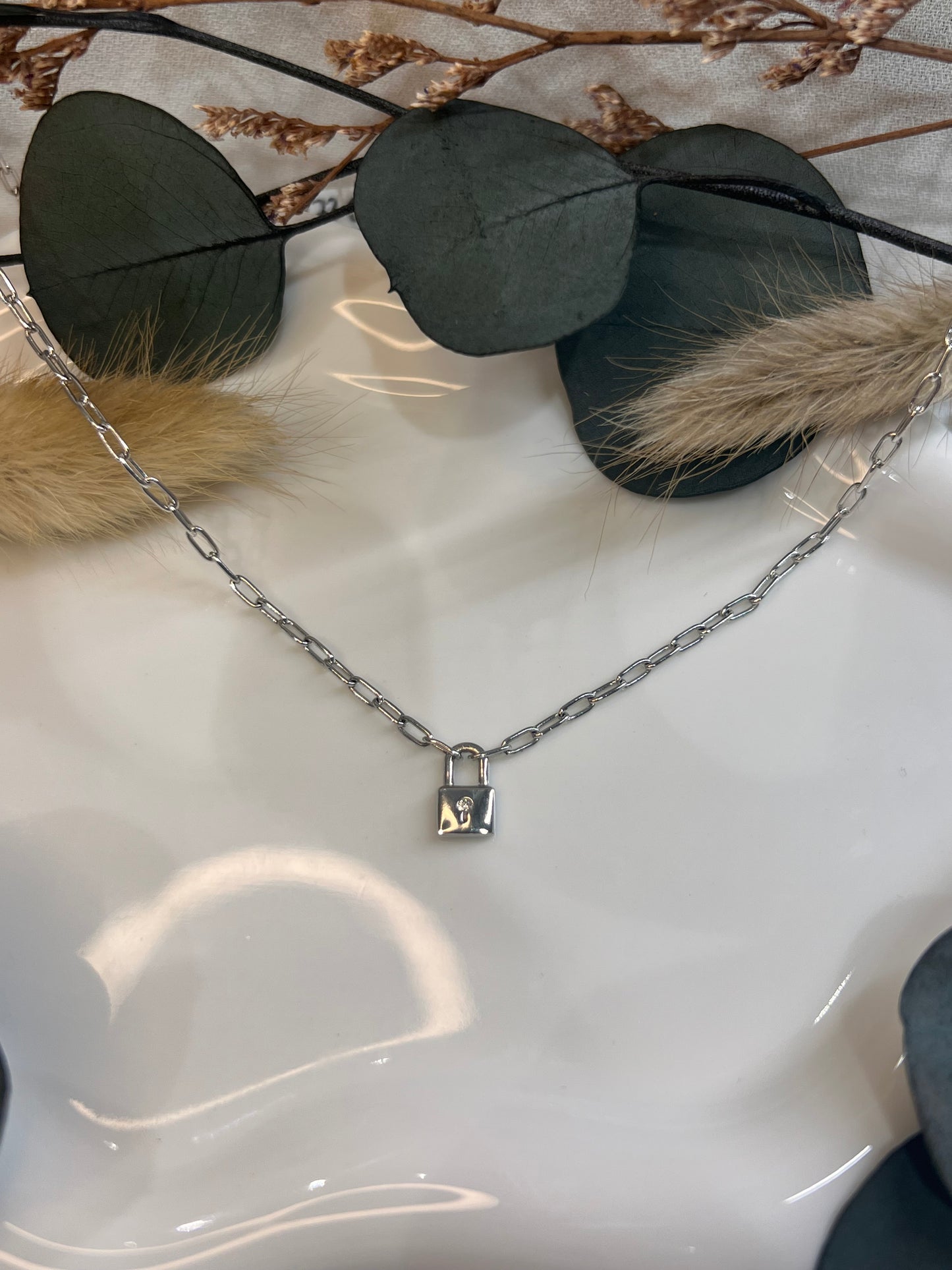 COLLIER JESSY