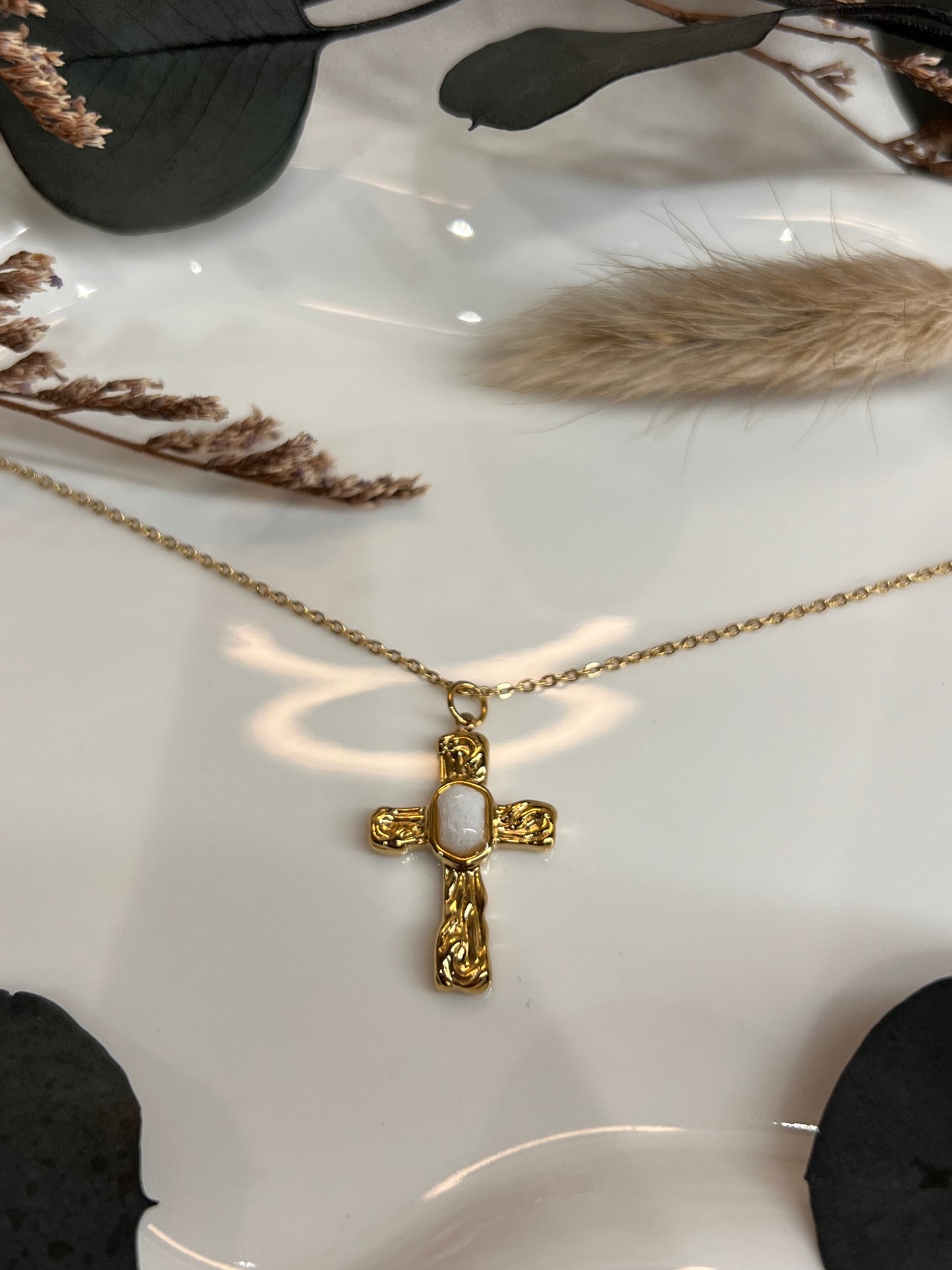 COLLIER ANA