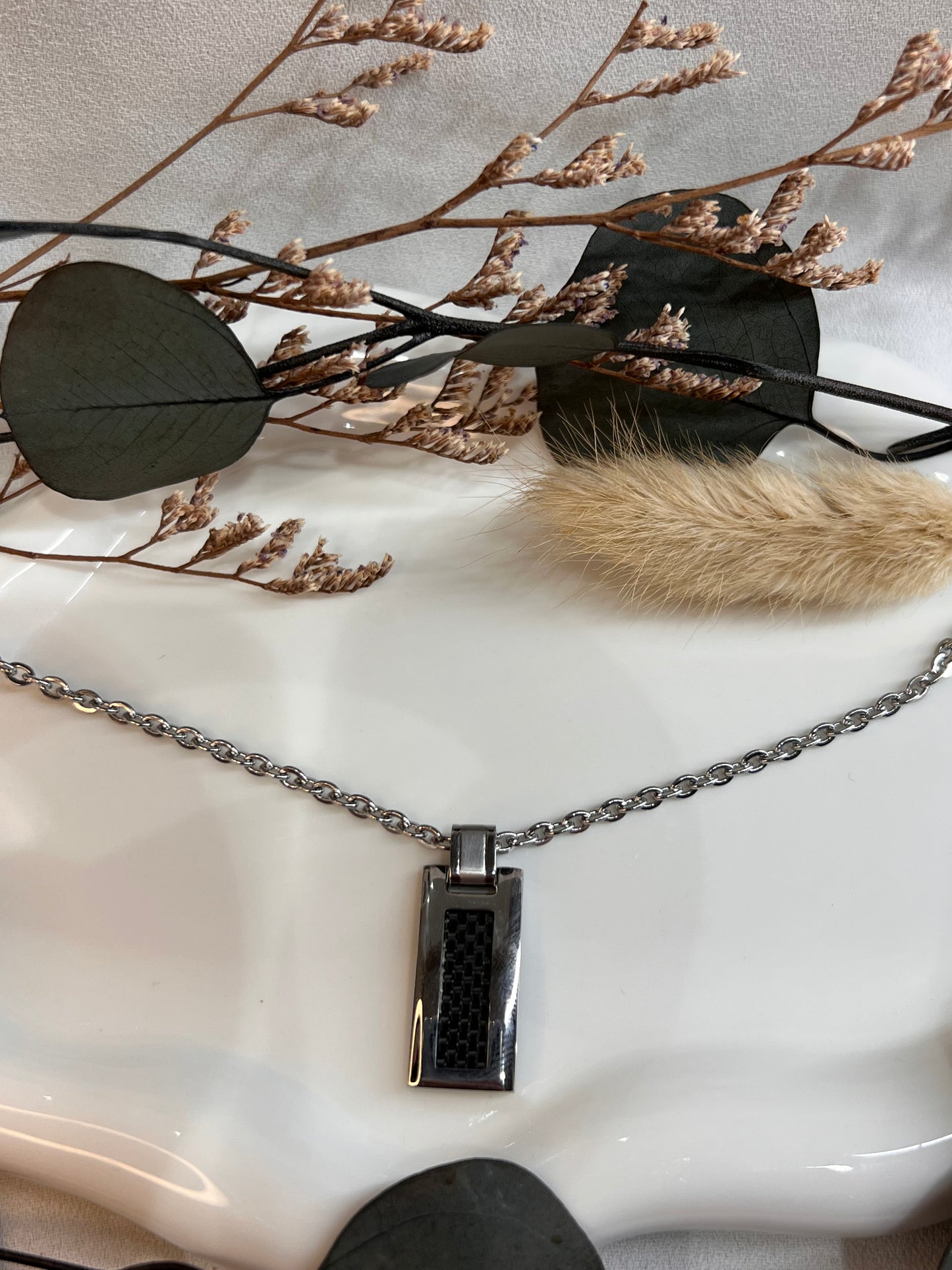 COLLIER HUGO