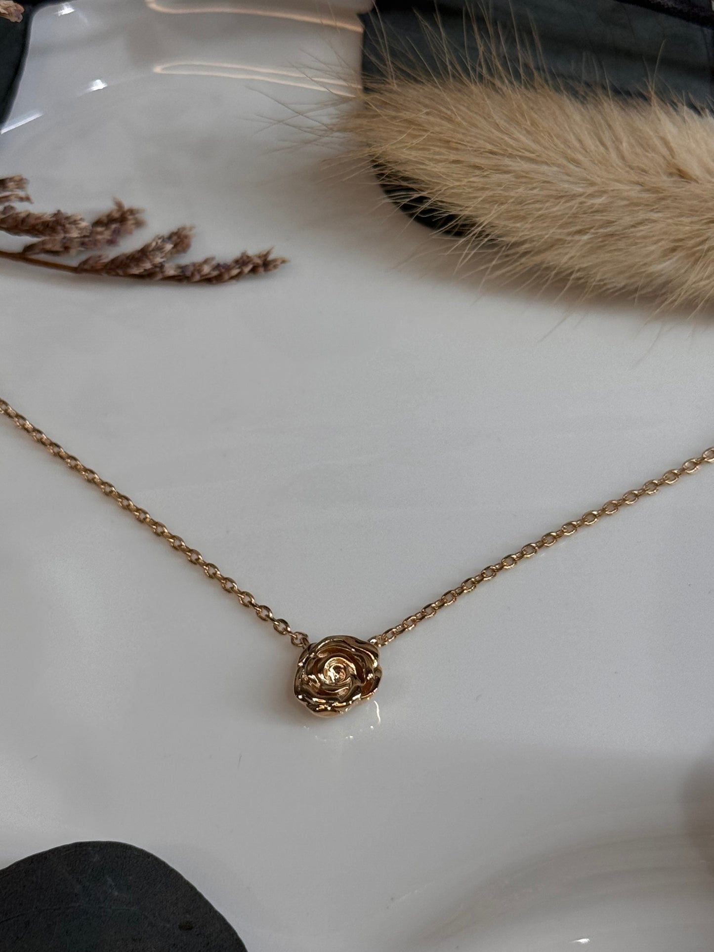 COLLIER ROSE