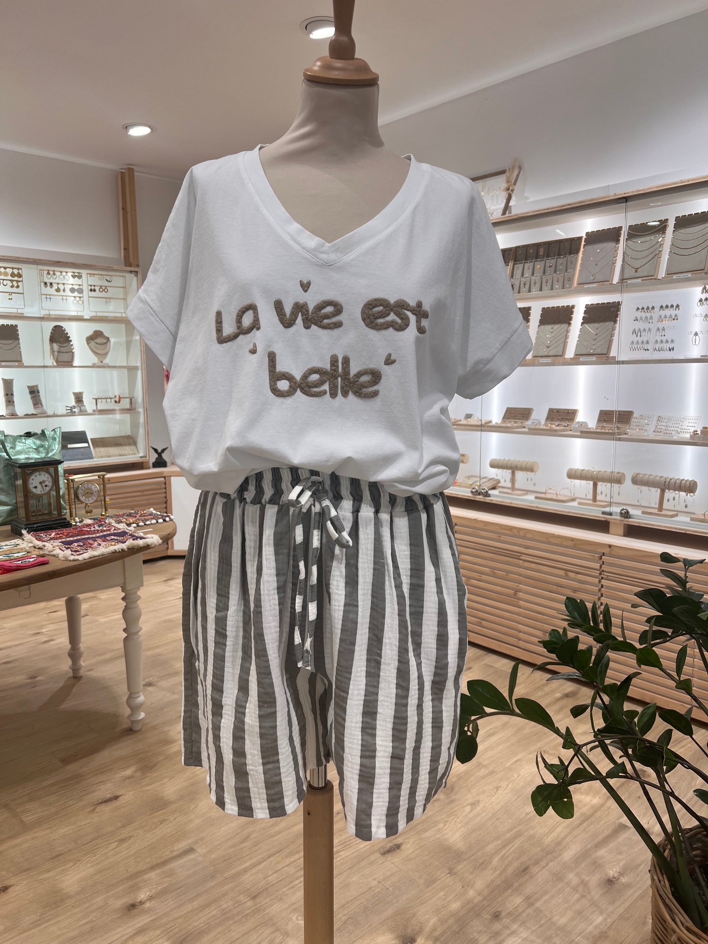 T-SHIRT LA VIE EST BELLE