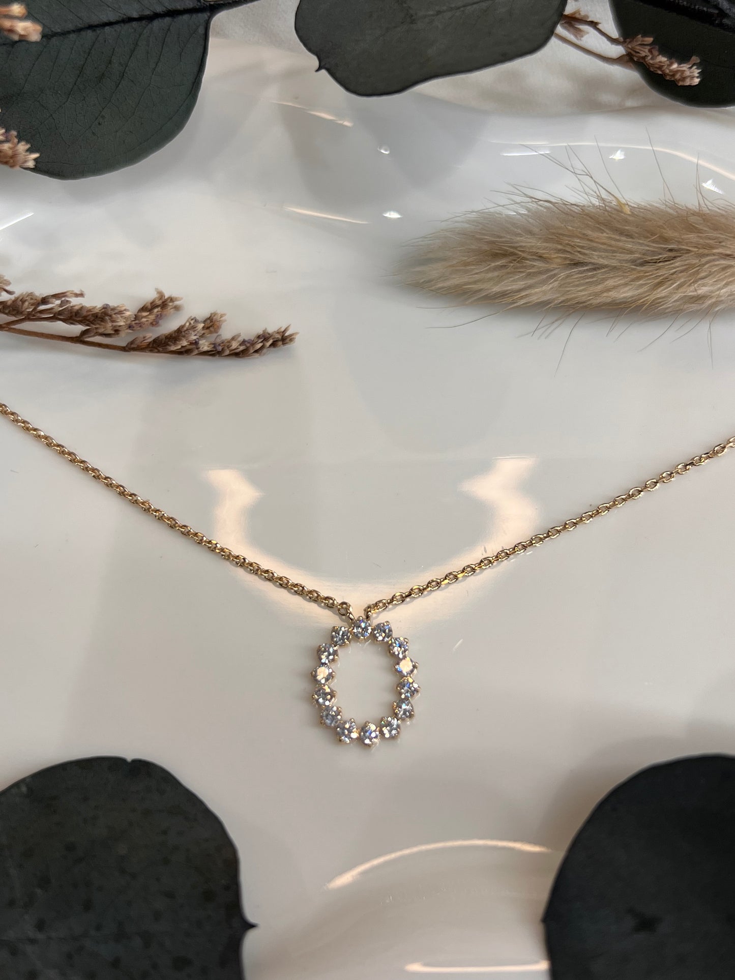 COLLIER LUCINDA