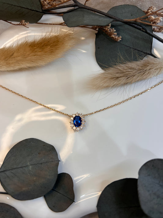 COLLIER KATE