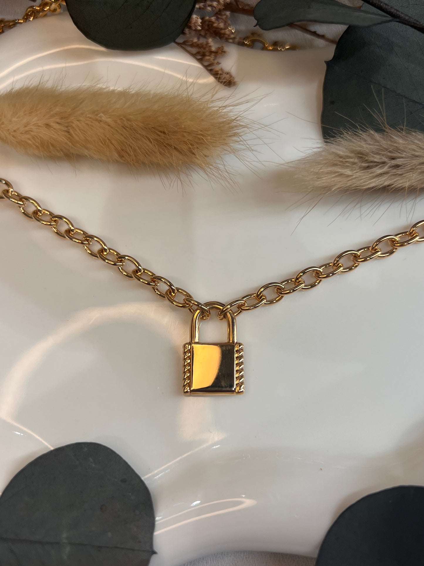 COLLIER ROSALIE
