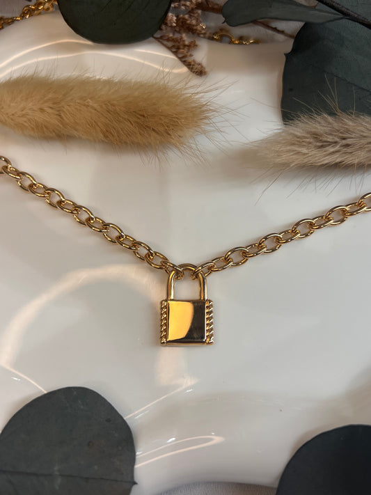 COLLIER ROSALIE