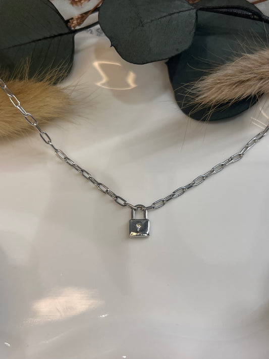 COLLIER JESSY
