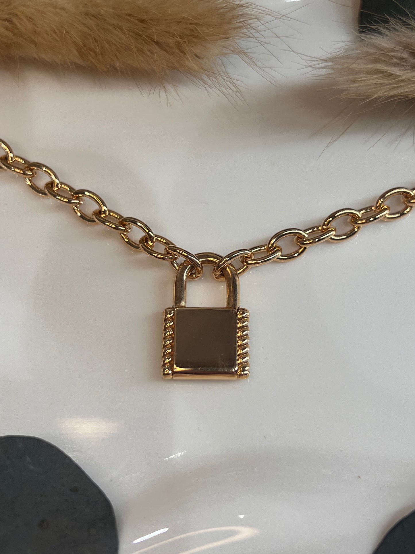 COLLIER ROSALIE