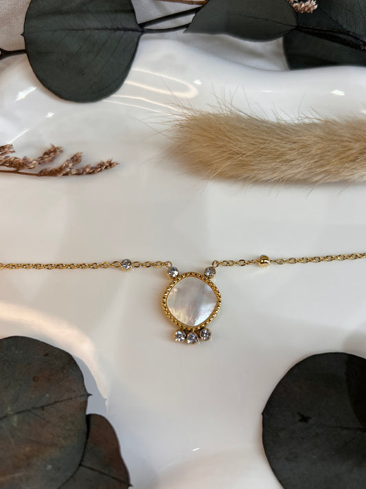 COLLIER LORENA