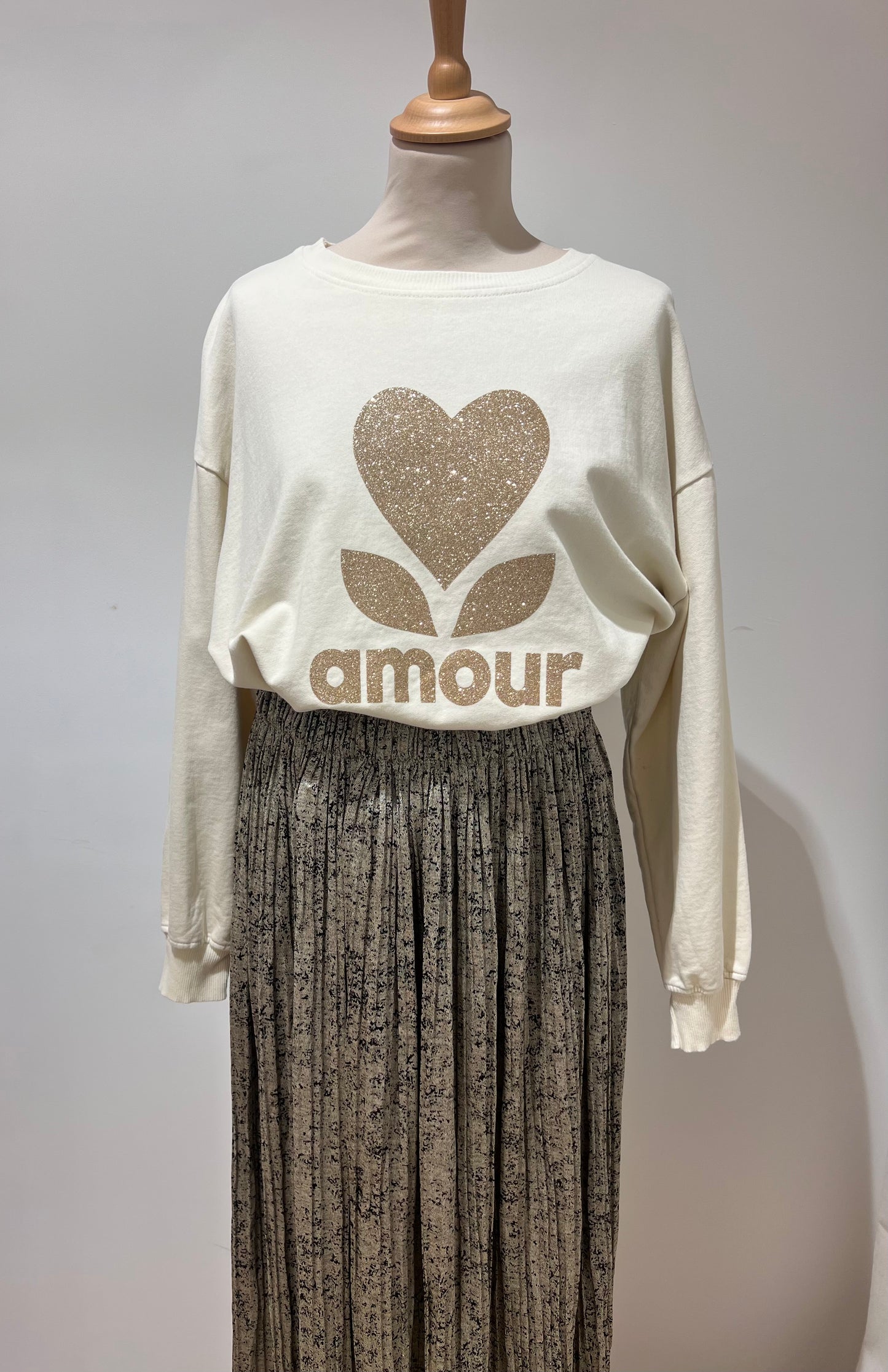 SWEAT AMOUR