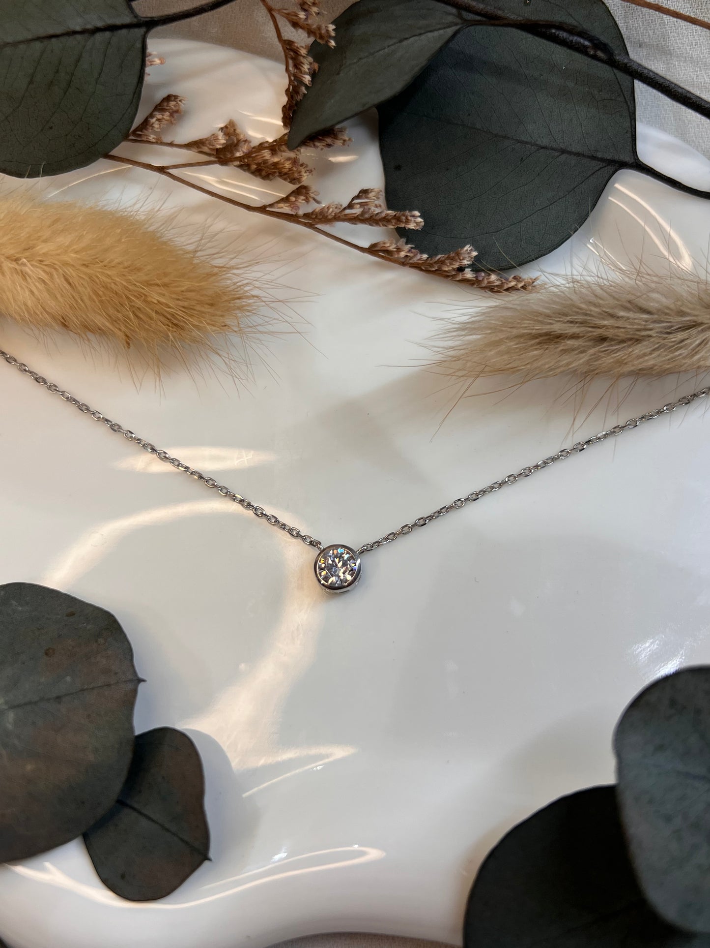 COLLIER ESTELLE