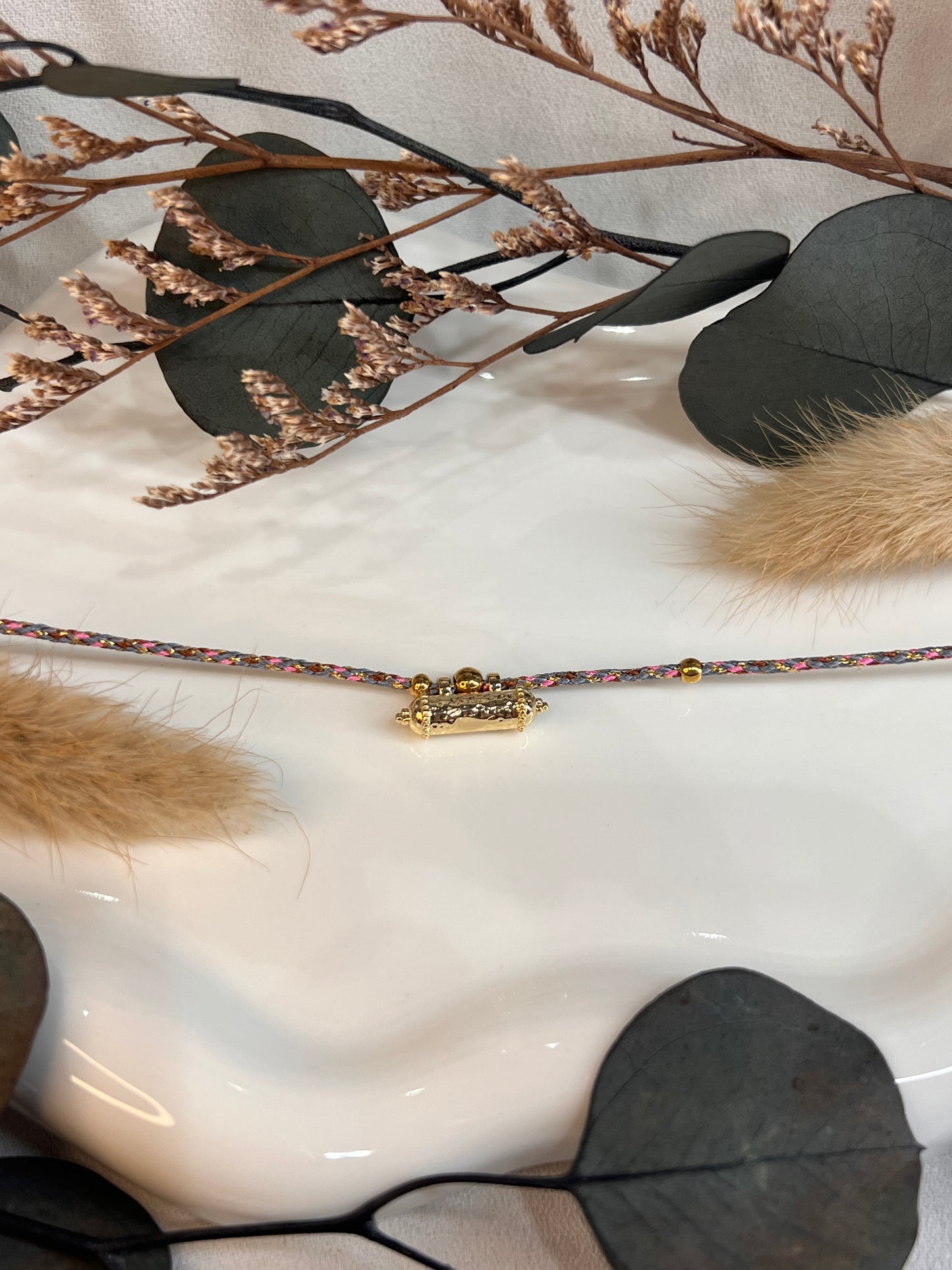 COLLIER JOY