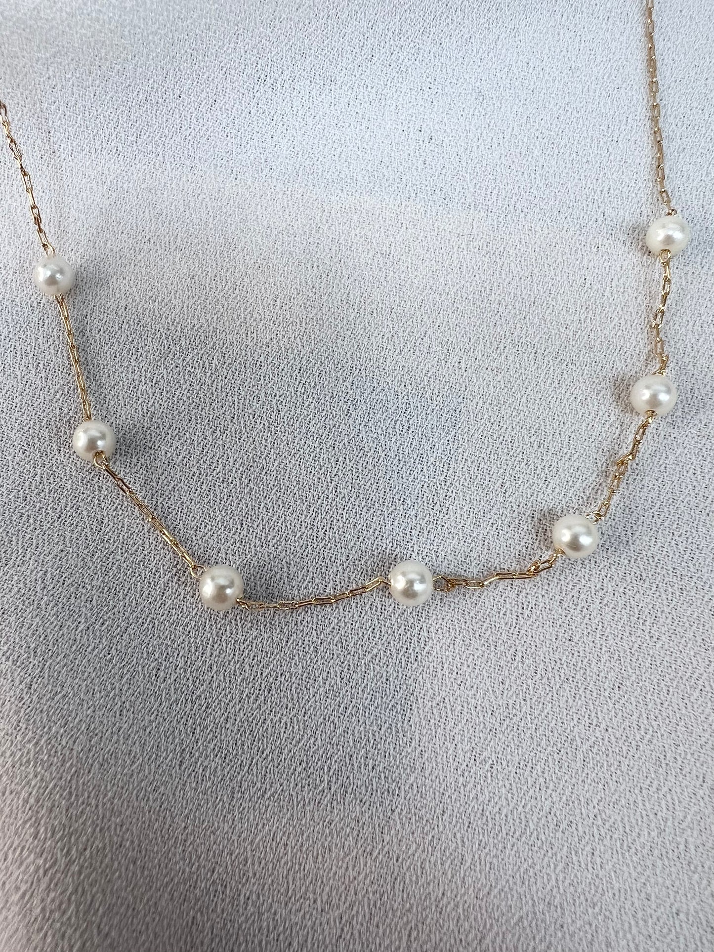 COLLIER LORRAINE